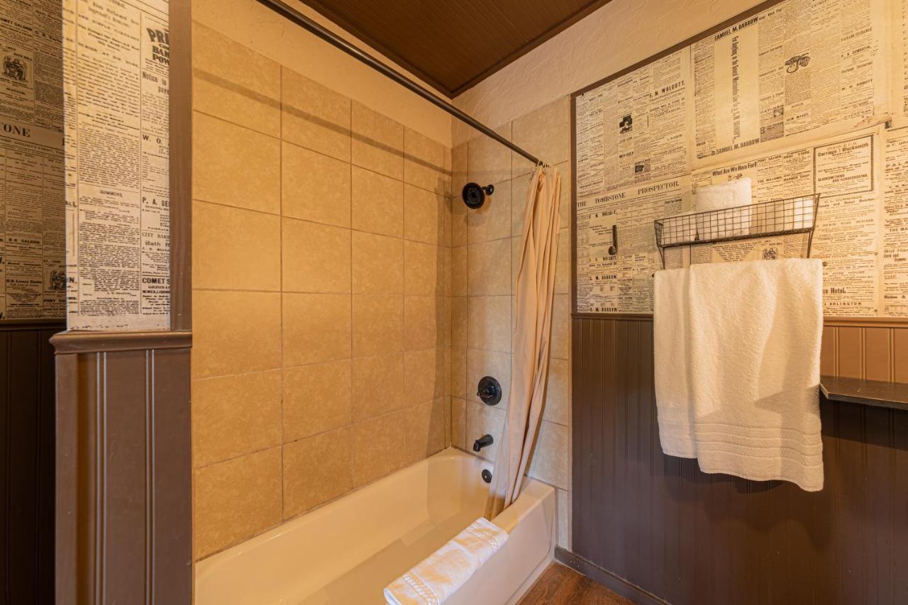 -Pet Friendly- Miners Cabin #6 - King Bed With Private Balcony Tombstone Exterior foto