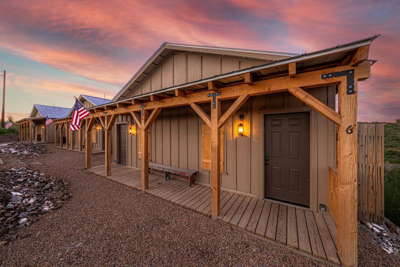 -Pet Friendly- Miners Cabin #6 - King Bed With Private Balcony Tombstone Exterior foto